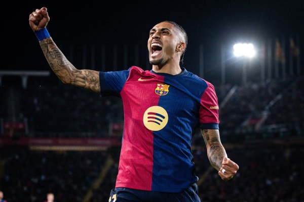 4 goals! Valencia is Rafina s second most goal-scoring opponent in Barcelona s career