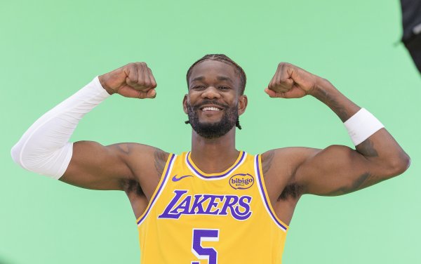 Remarkable! Ayton played 31 minutes, scored 15 points and 8 rebounds on 7-of-11 shooting, with a plus-minus of +9.