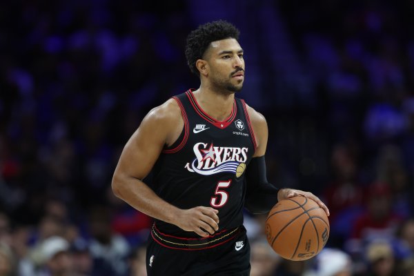 It’s no use even covering it! Grimes cuts in for a brutal one-arm dunk on Stewart