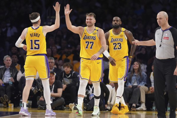 Cousins: The Lakers should use James like the American men s basketball team. The biggest problem is the distribution of ball rights.
