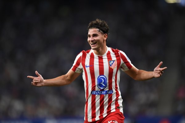 Little Spider: When I was 11 years old, I went to Real Madrid for a trial training for 15 days. I didn’t stay because I couldn’t sign a contract until I was 13 years old.