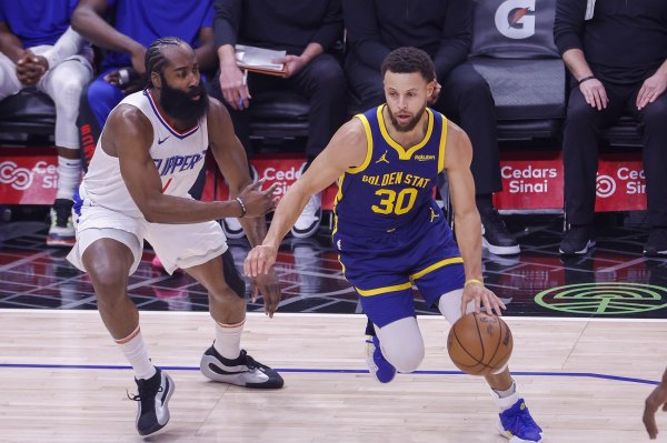 Number of three-pointers made this season: Maxi ranks 1st with 61 goals, Curry ranks 2nd, Mitchell ranks 3rd, Harden Makar ranks 4th