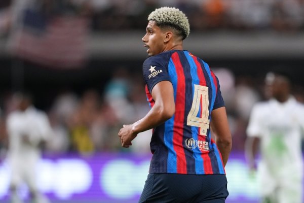 Araujo is the third person in Barcelona s history to be sent off twice in the Champions League. The previous two people were Pique and Garcia.